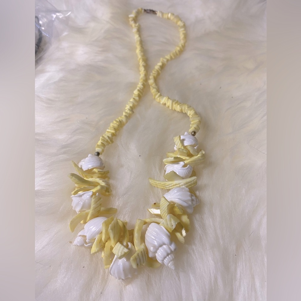 Seashell necklace with yellow and white